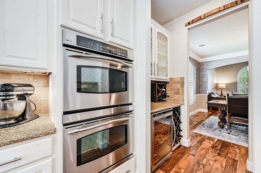 105 WHITLEY DR