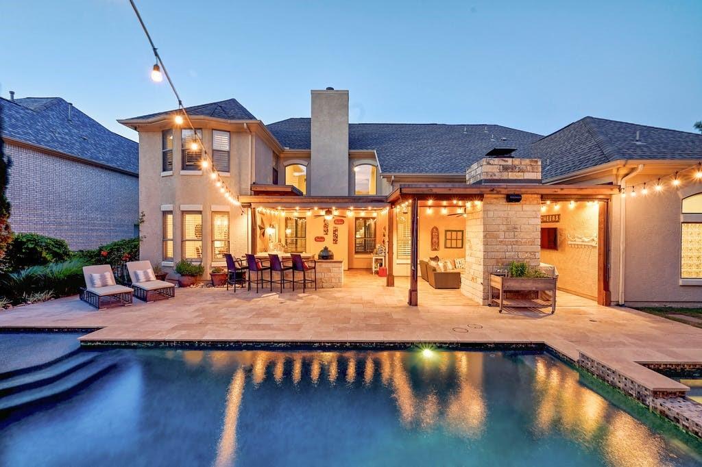 105 WHITLEY DR
