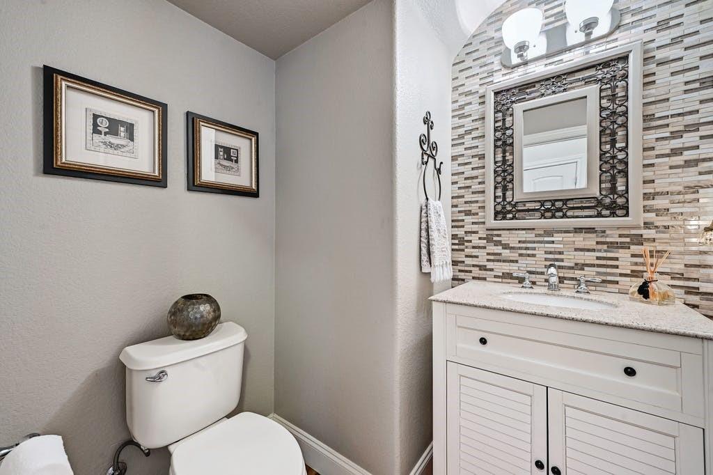 105 WHITLEY DR