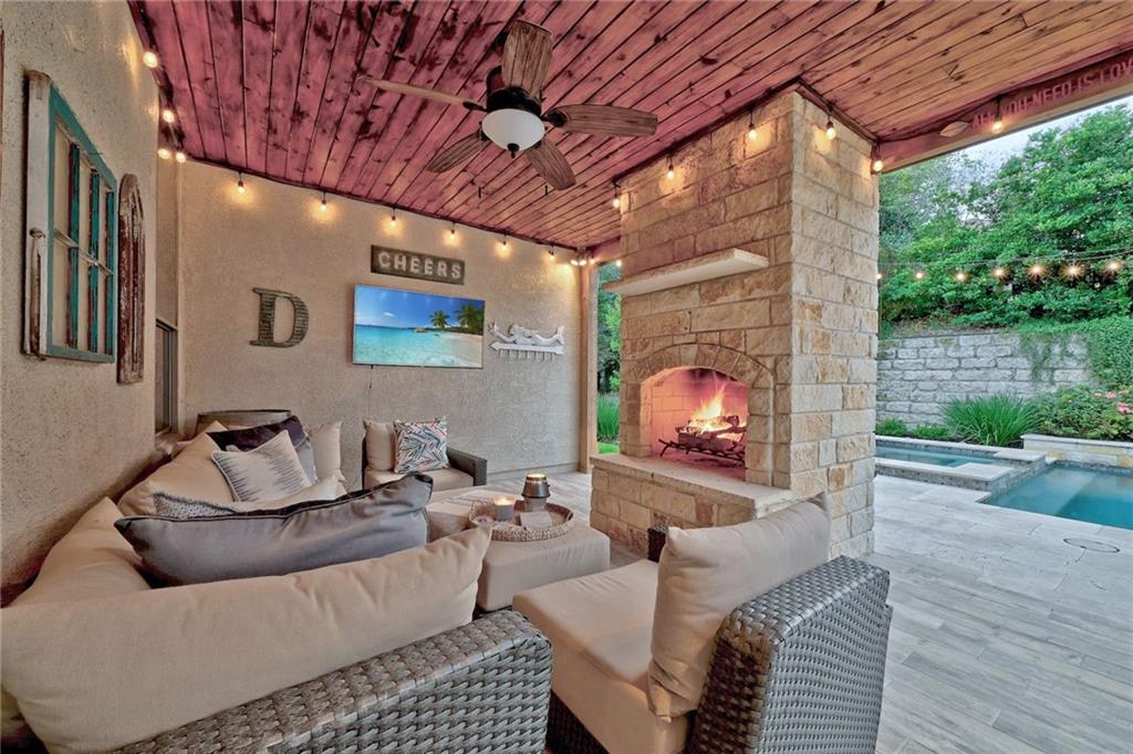 105 WHITLEY DR