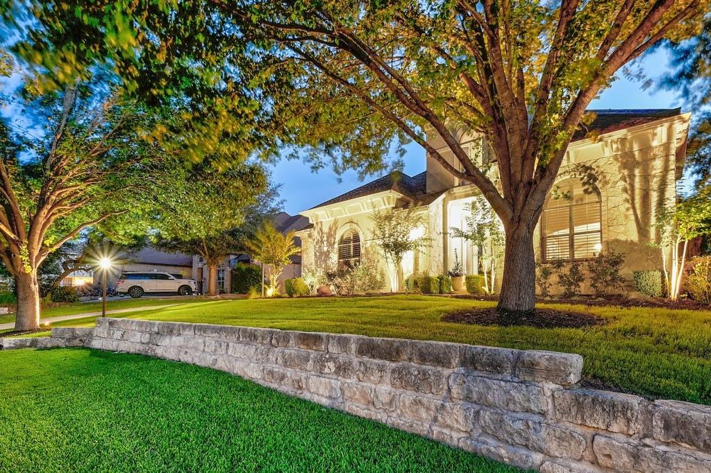 105 WHITLEY DR