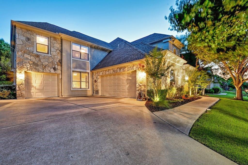 105 WHITLEY DR