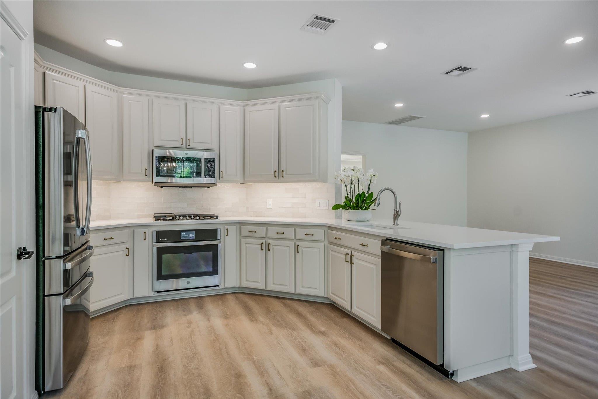 11613 Sweet Basil CT