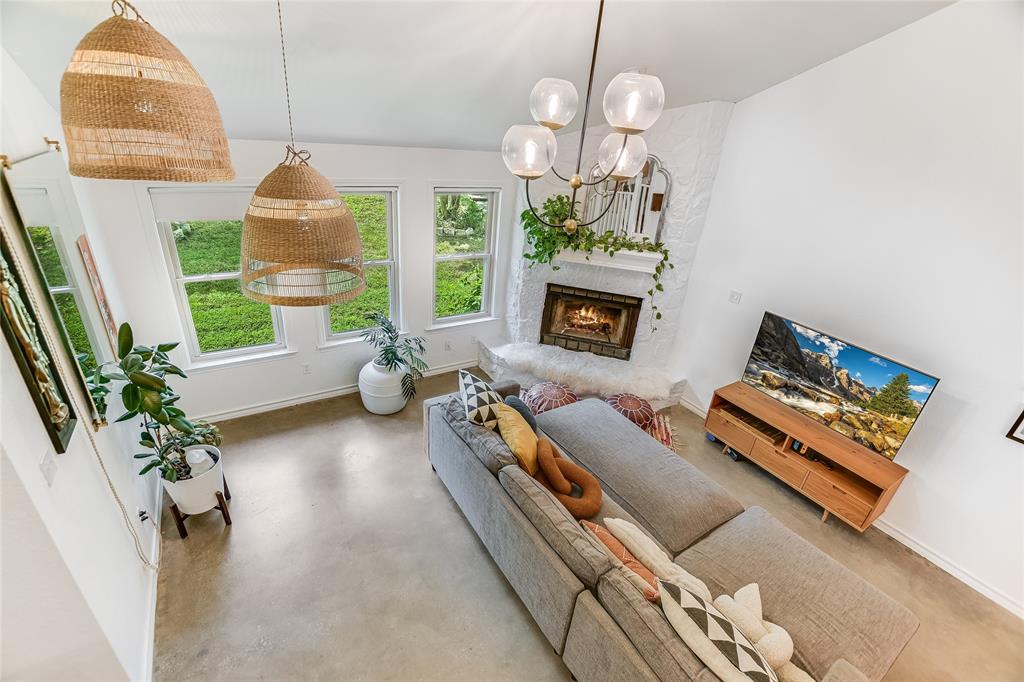 603 N Cuernavaca DR # 2004