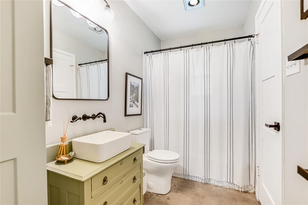 603 N Cuernavaca DR # 2004