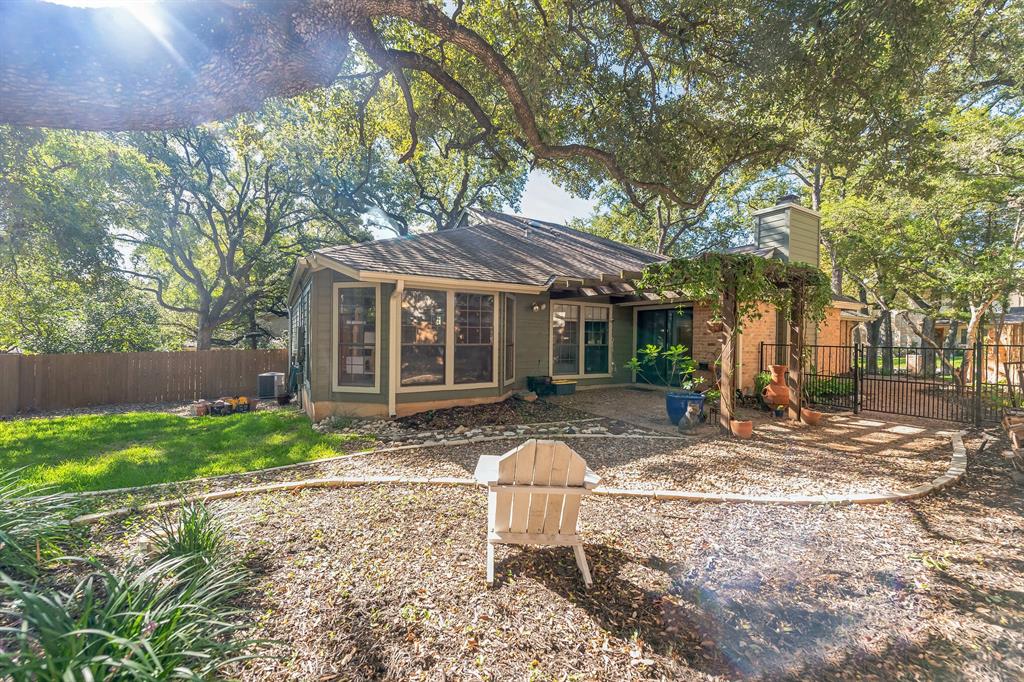 5704 Sam Houston CIR