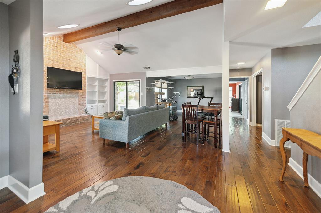 5704 Sam Houston CIR