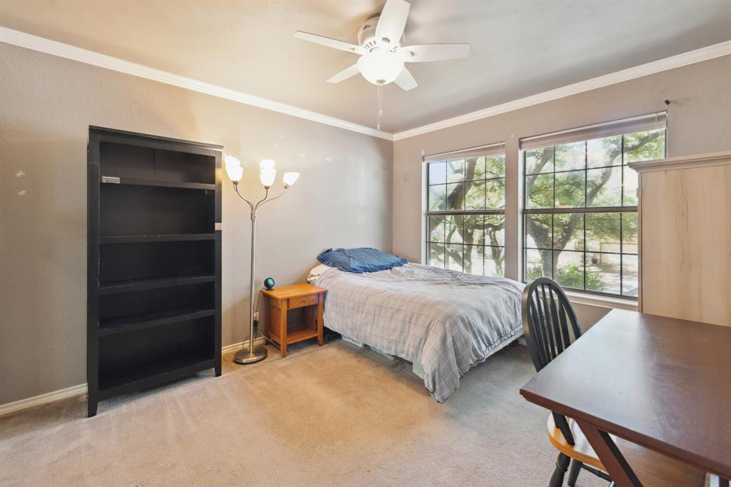 5704 Sam Houston CIR