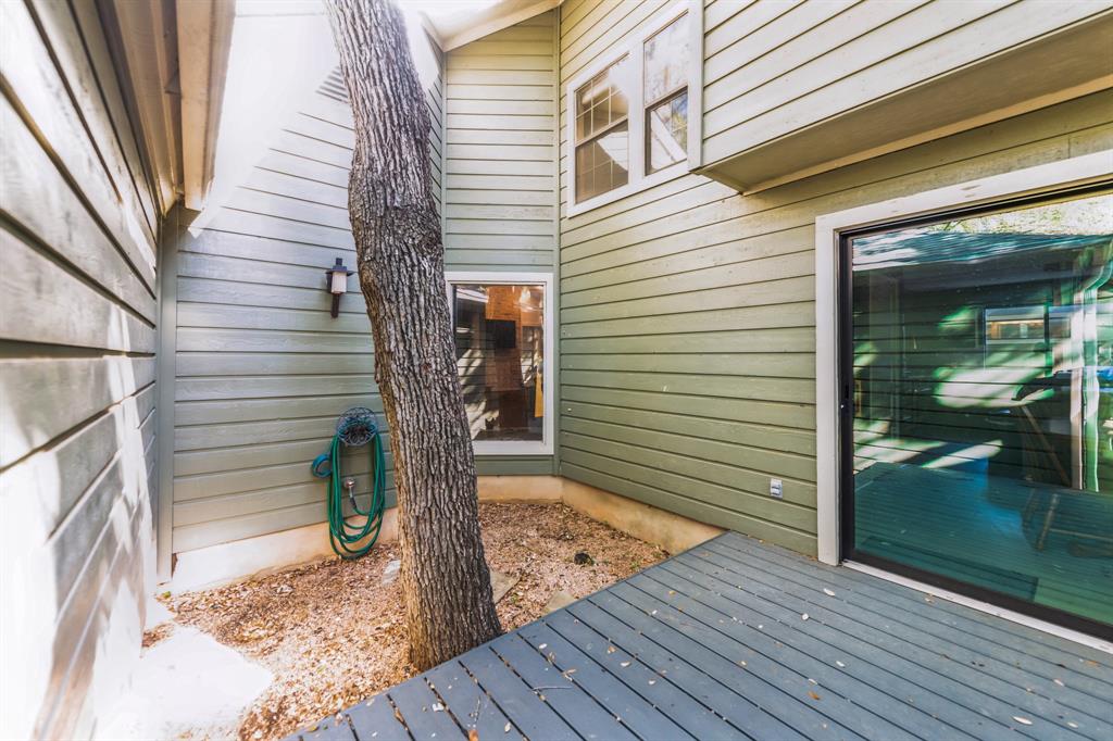 5704 Sam Houston CIR