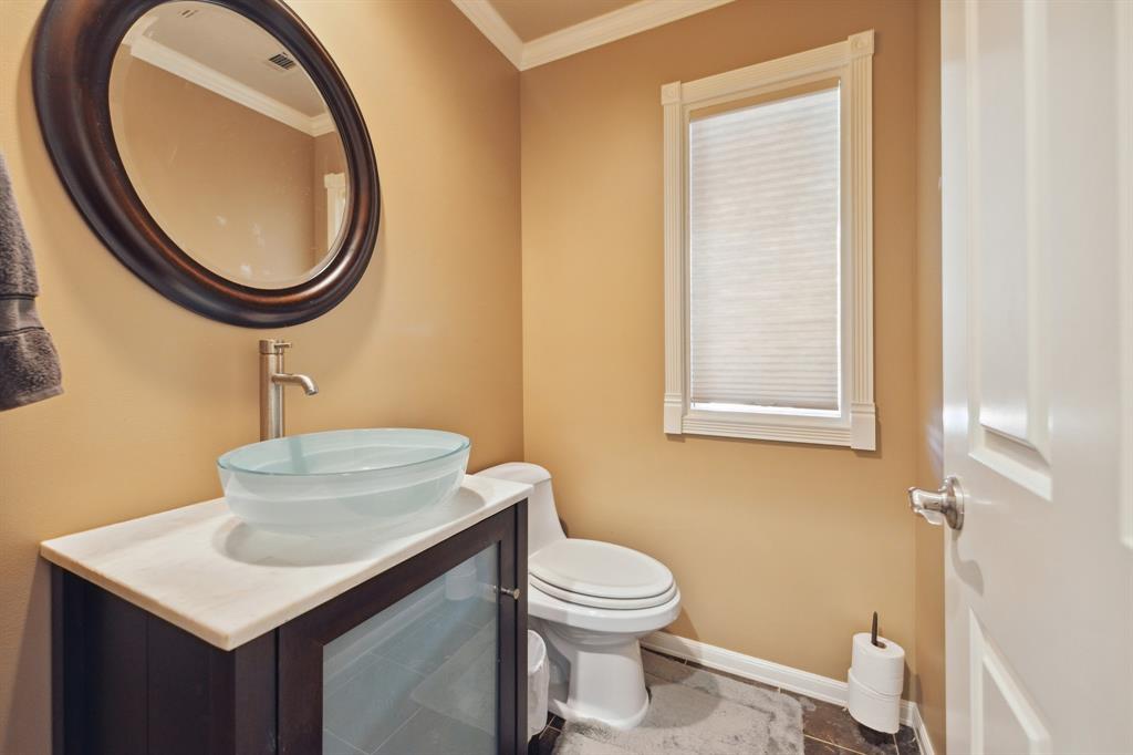 5704 Sam Houston CIR