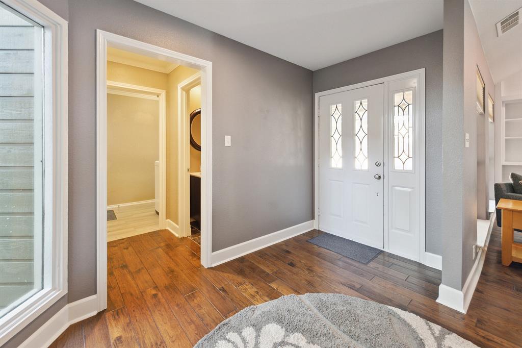 5704 Sam Houston CIR