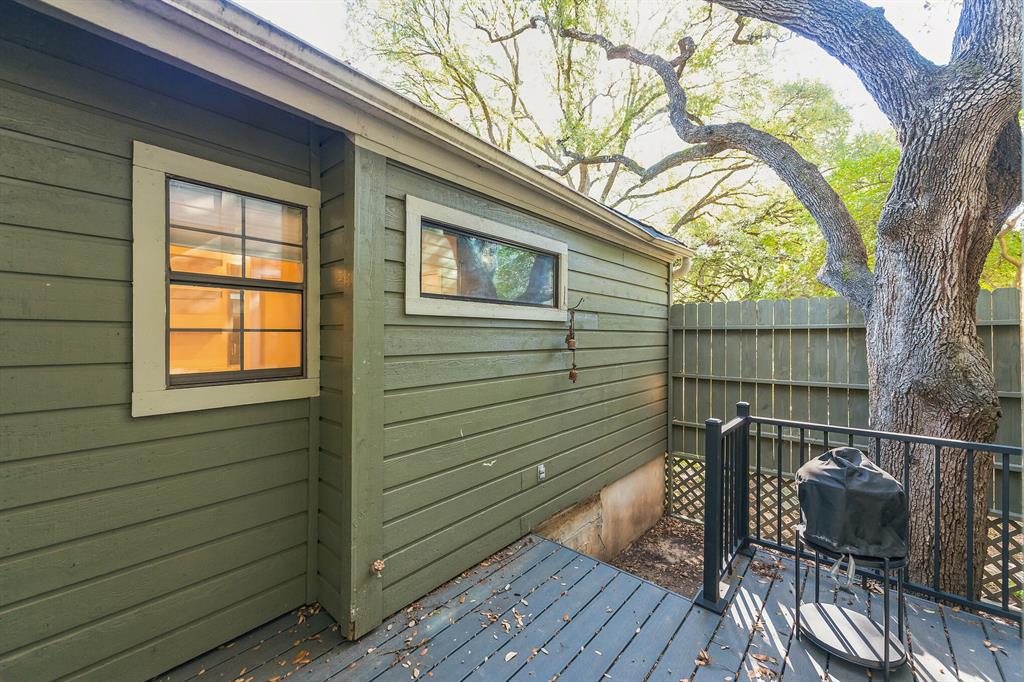 5704 Sam Houston CIR