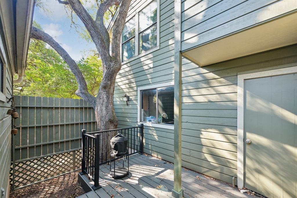 5704 Sam Houston CIR