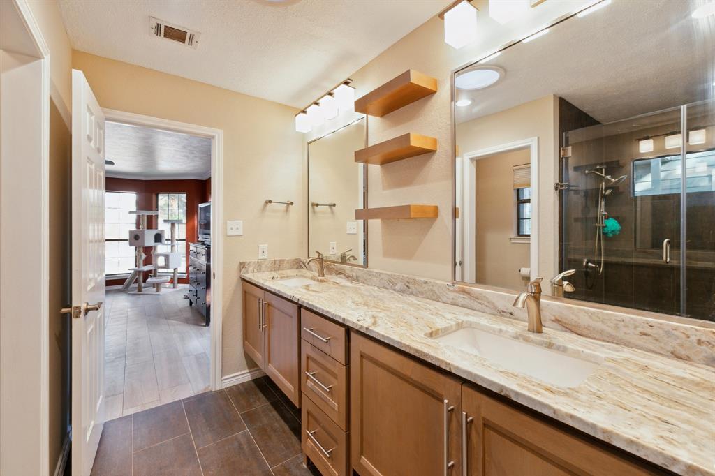 5704 Sam Houston CIR
