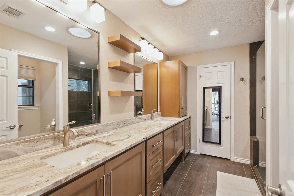 5704 Sam Houston CIR