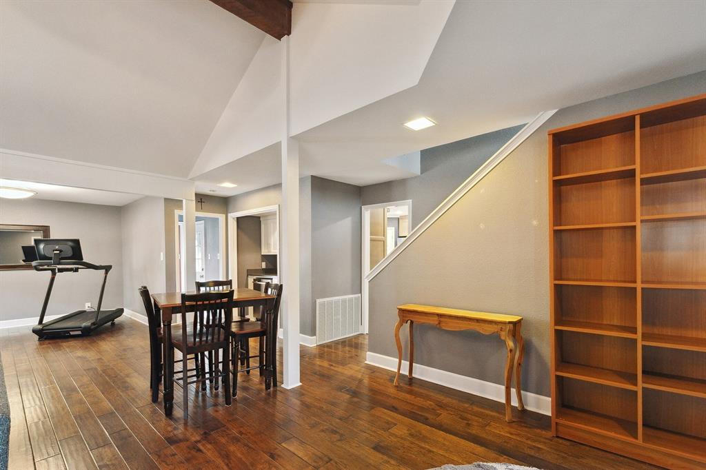 5704 Sam Houston CIR