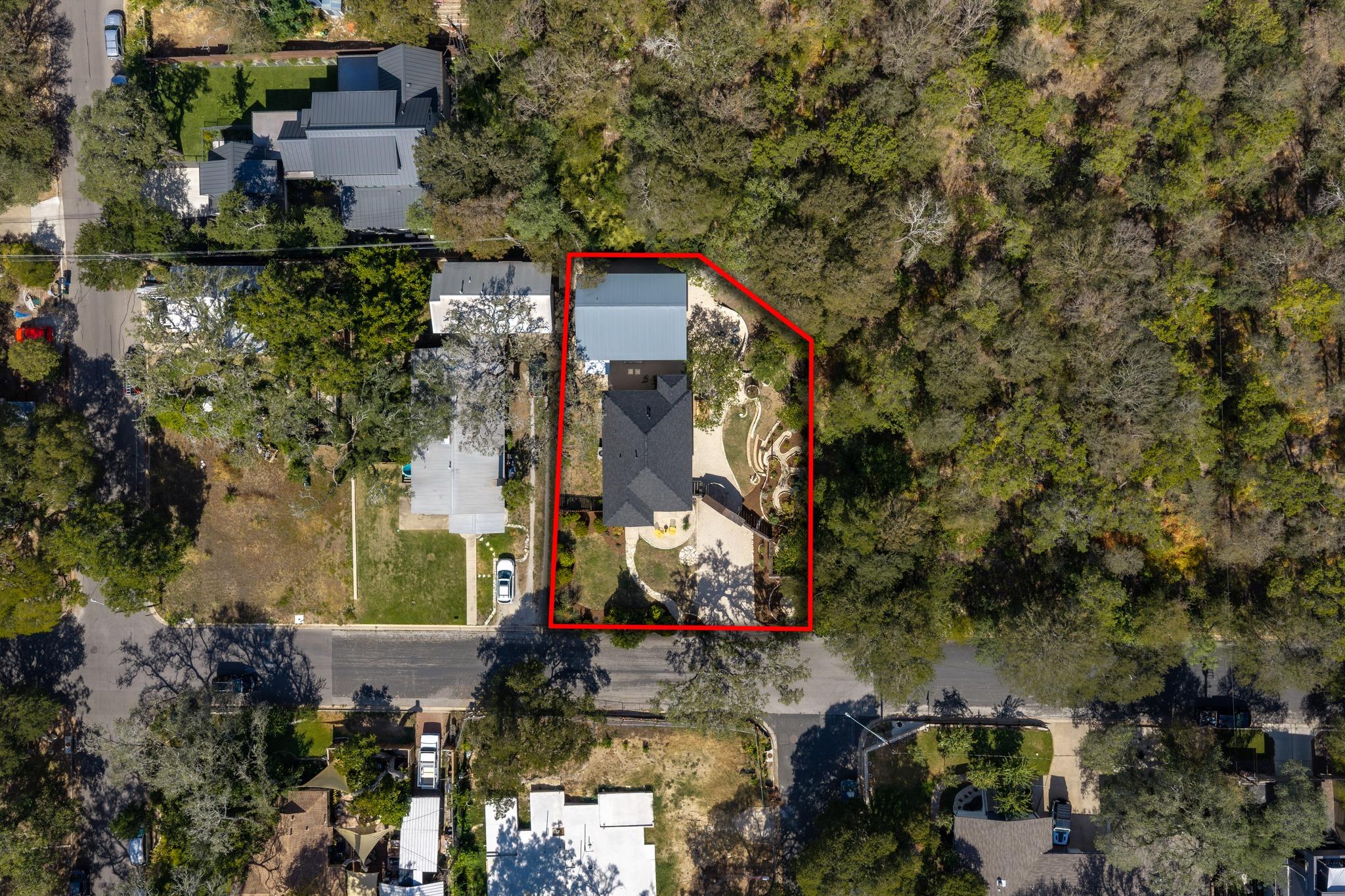 2300 Rae Dell Ave
