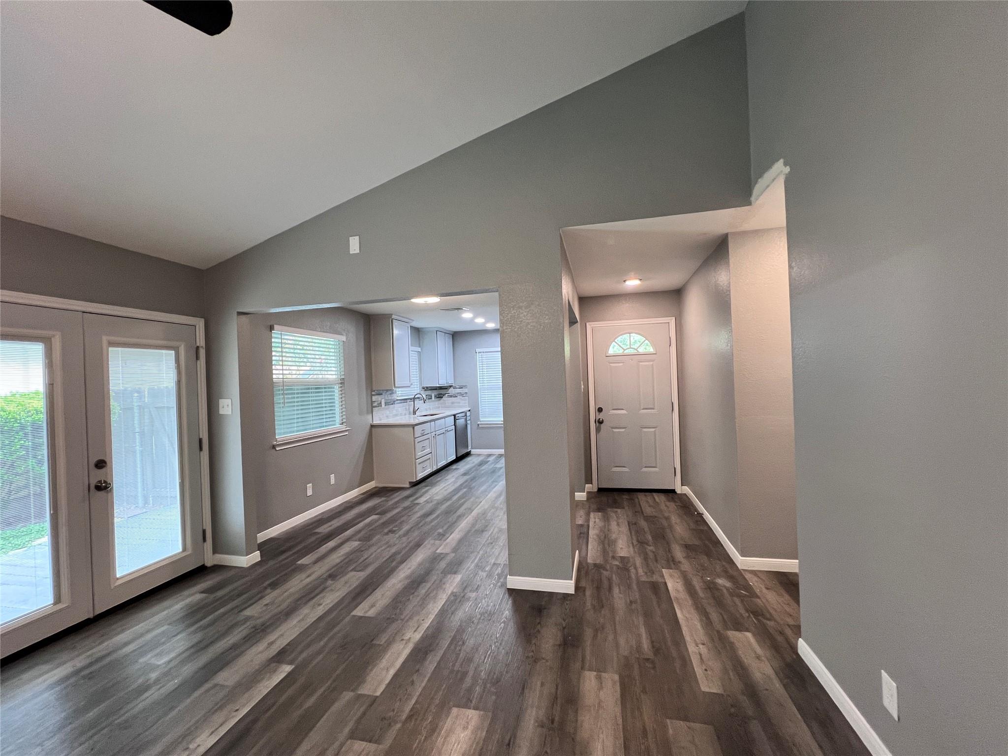 911 Greenbriar LOOP
