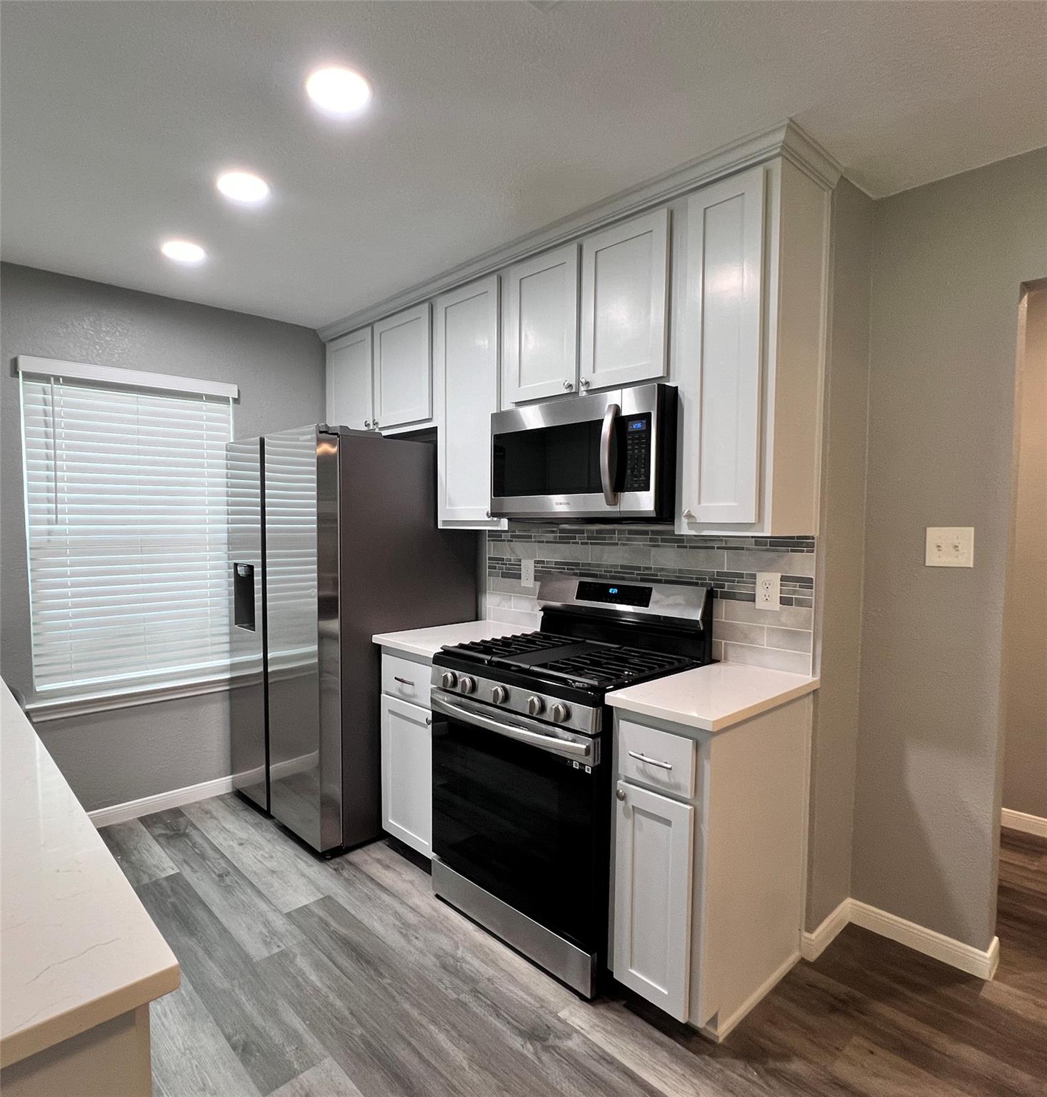 911 Greenbriar LOOP