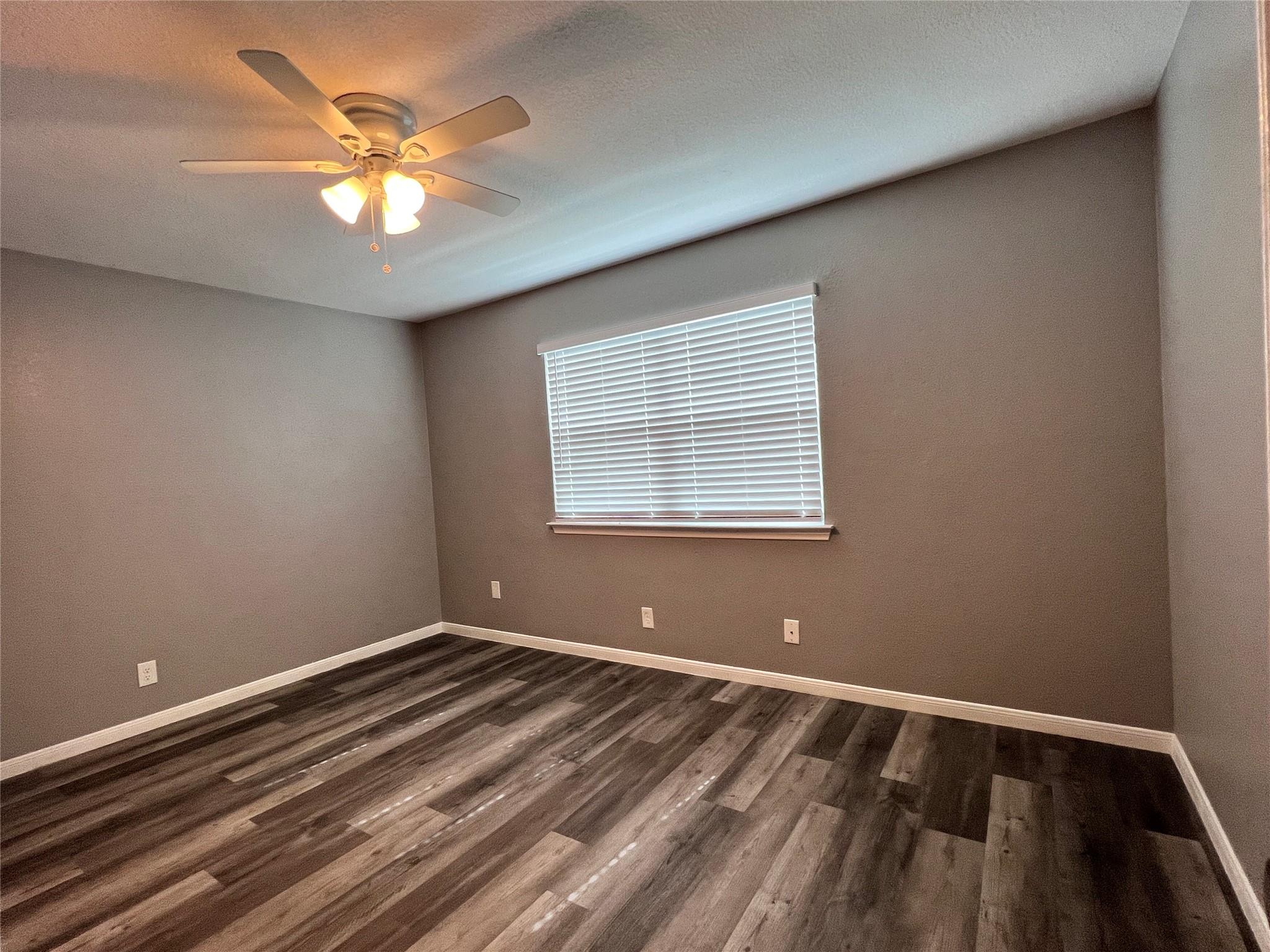 911 Greenbriar LOOP