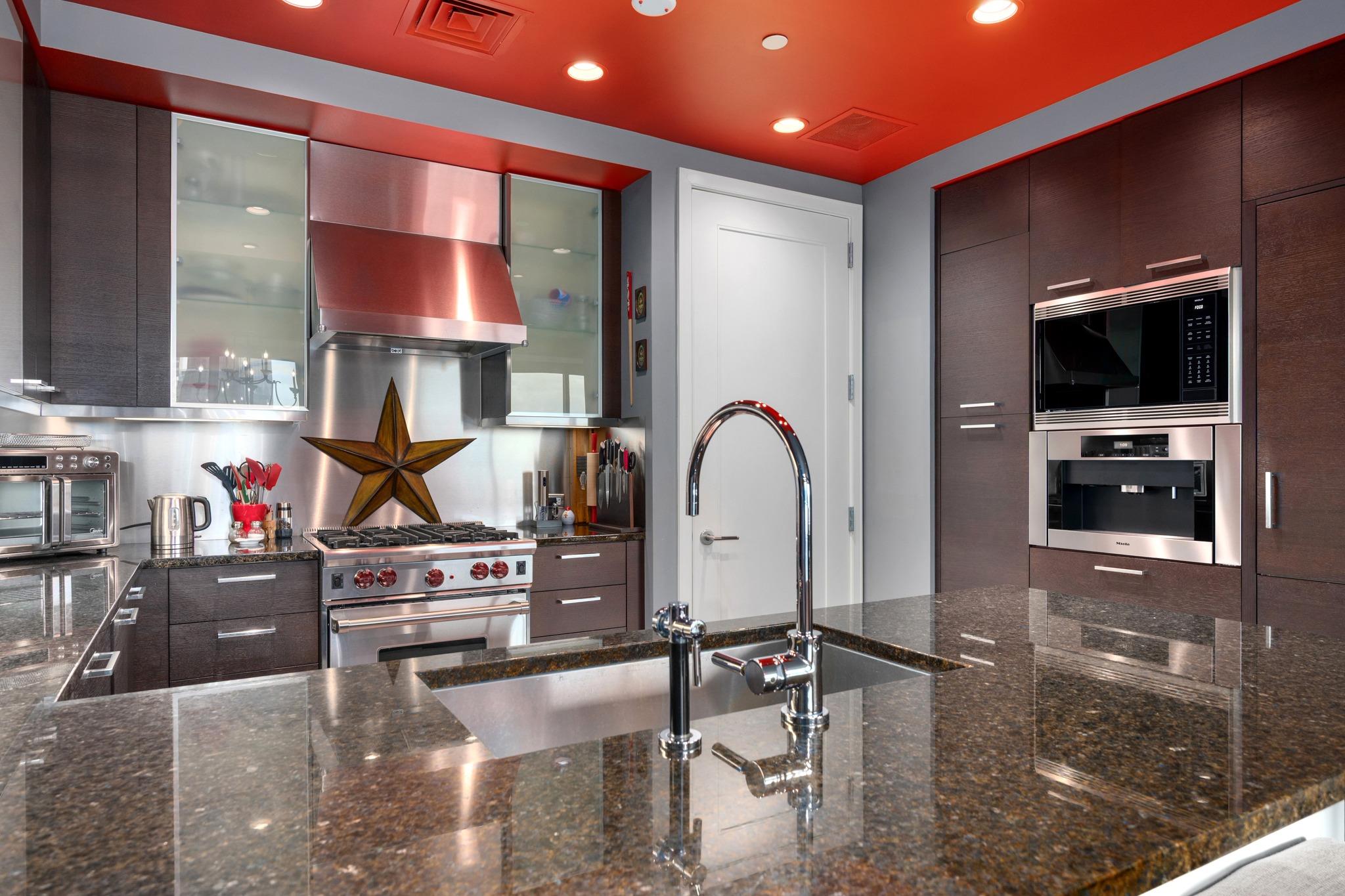 200 Congress Ave # 11A