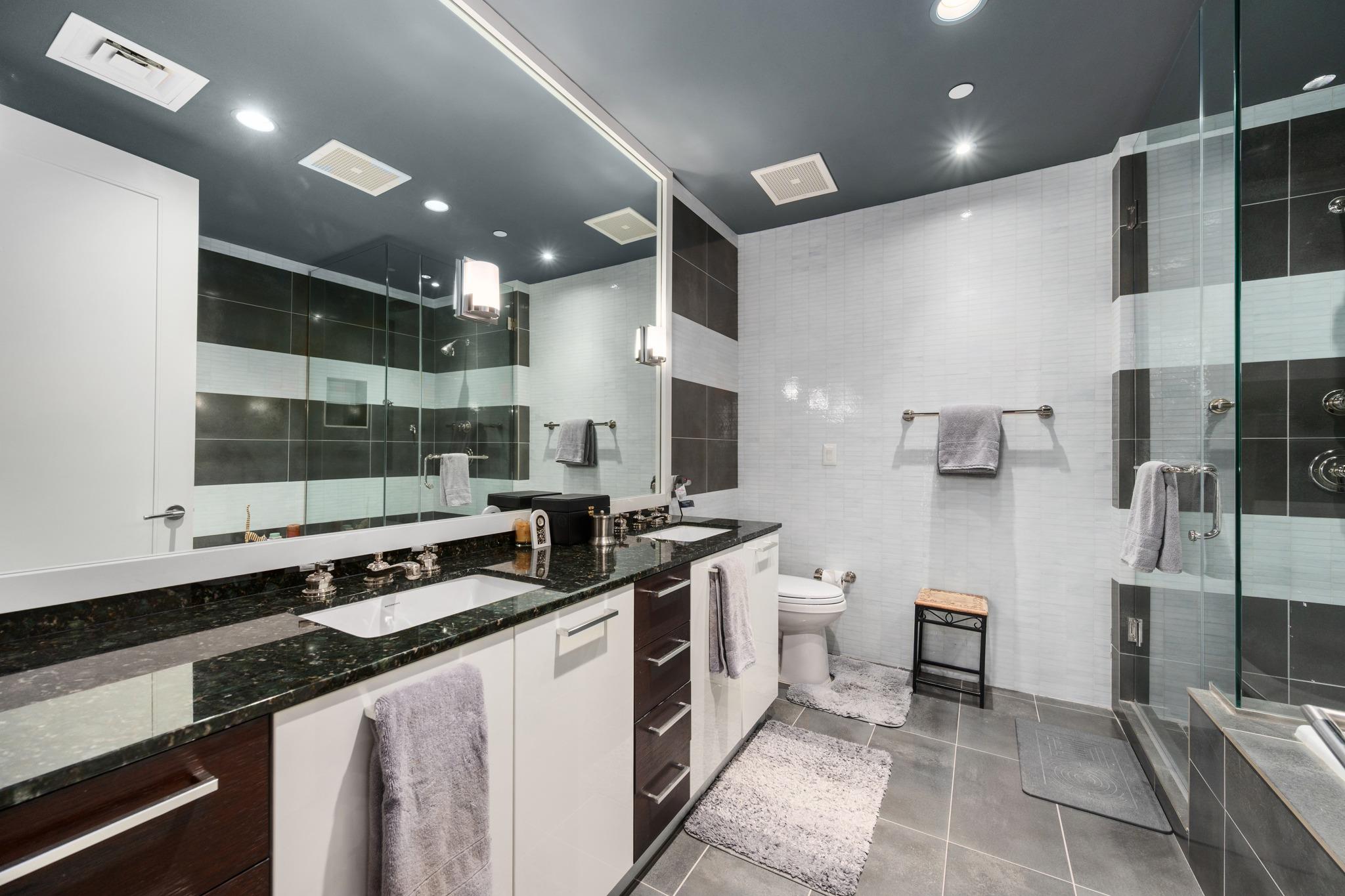 200 Congress Ave # 11A