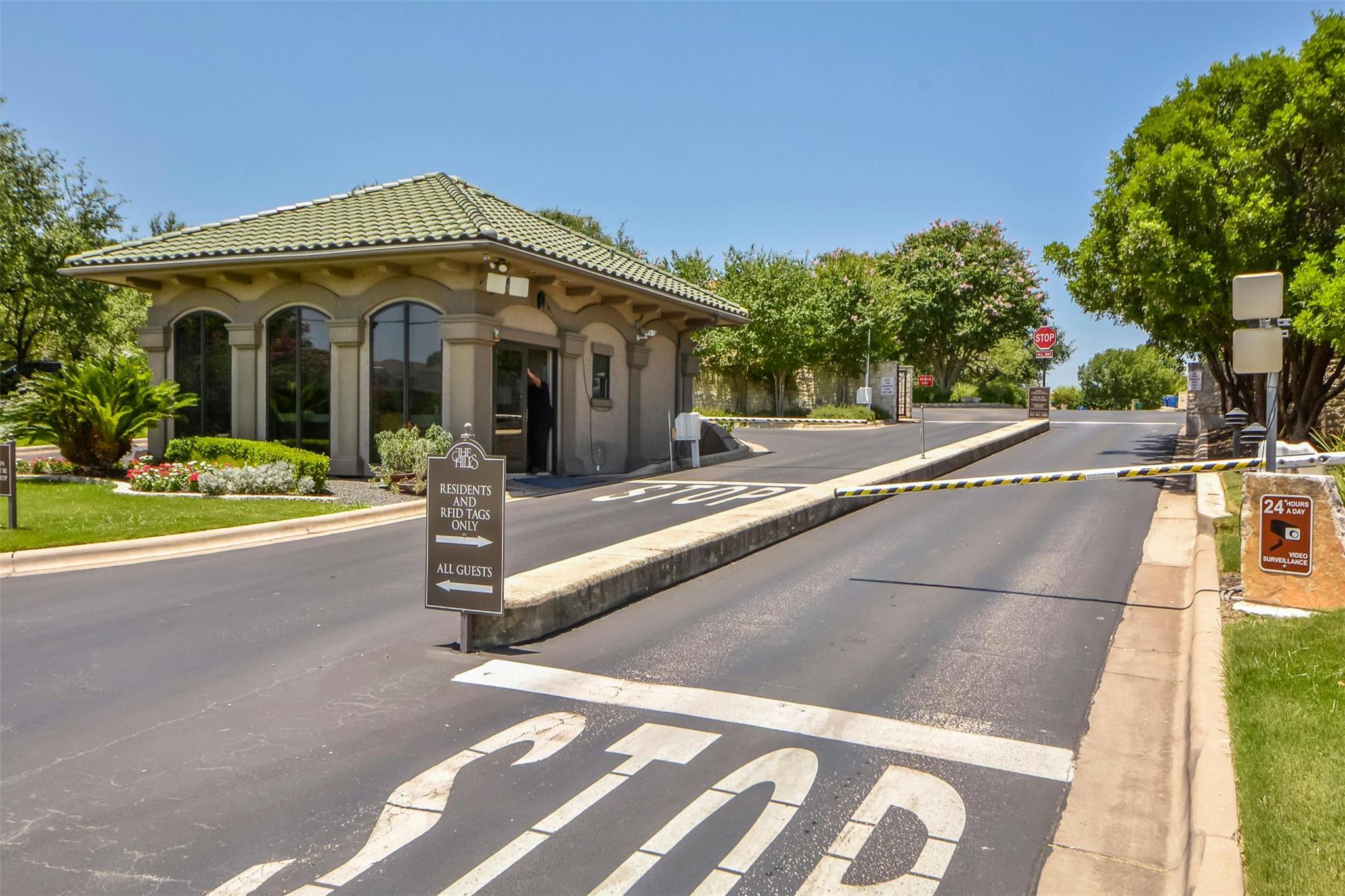 51 Tiburon DR