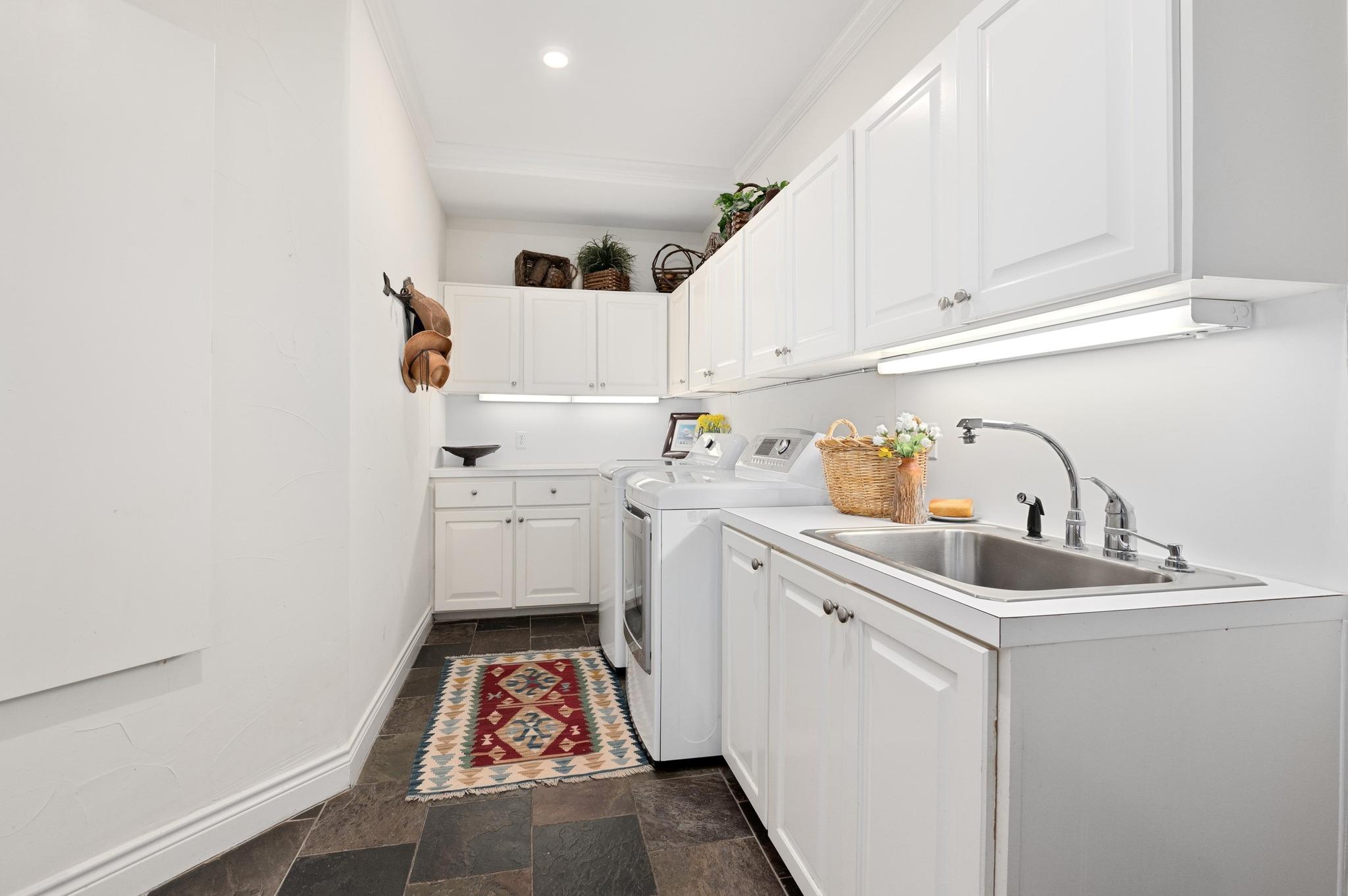 51 Tiburon DR