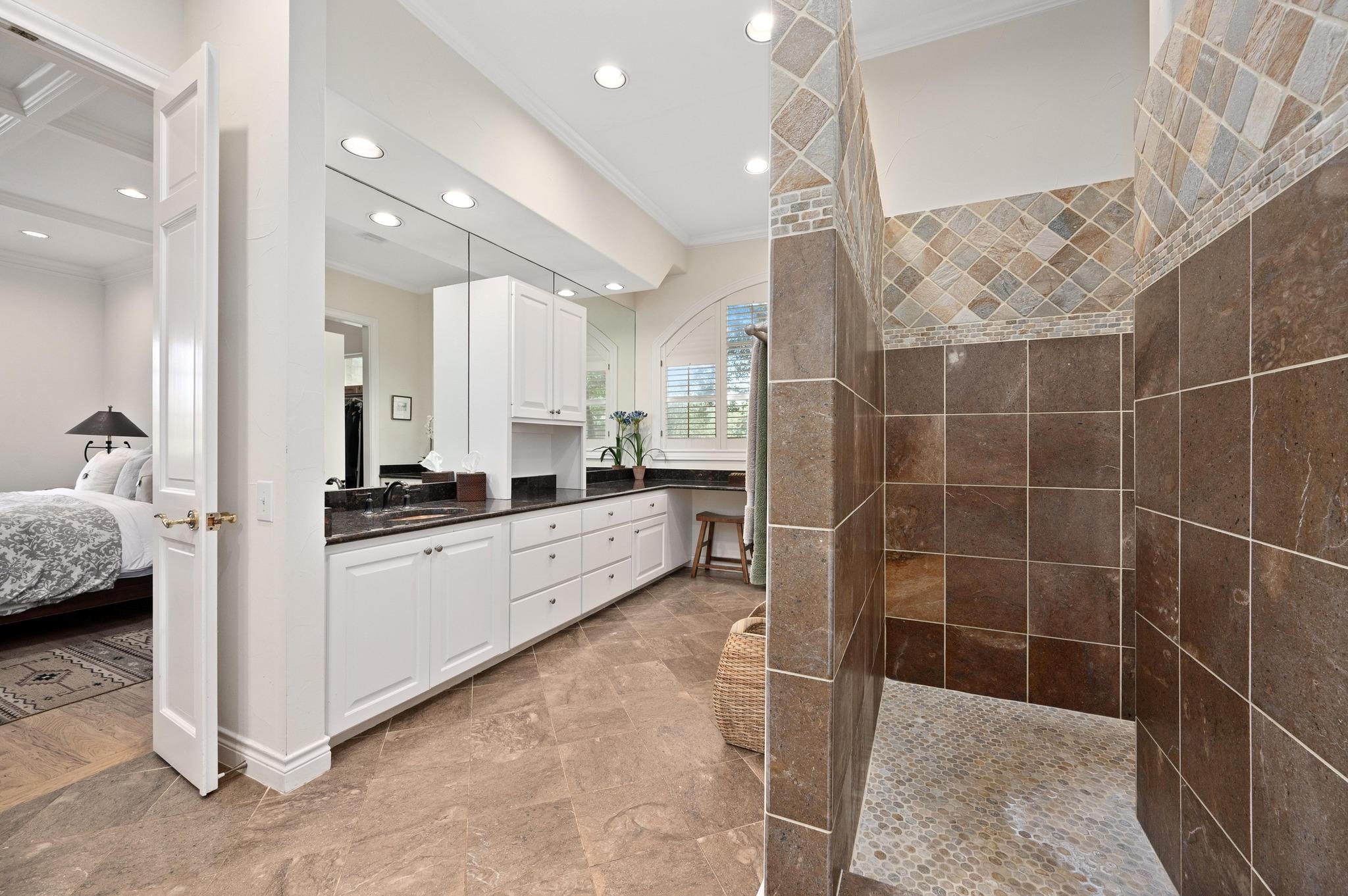 51 Tiburon DR