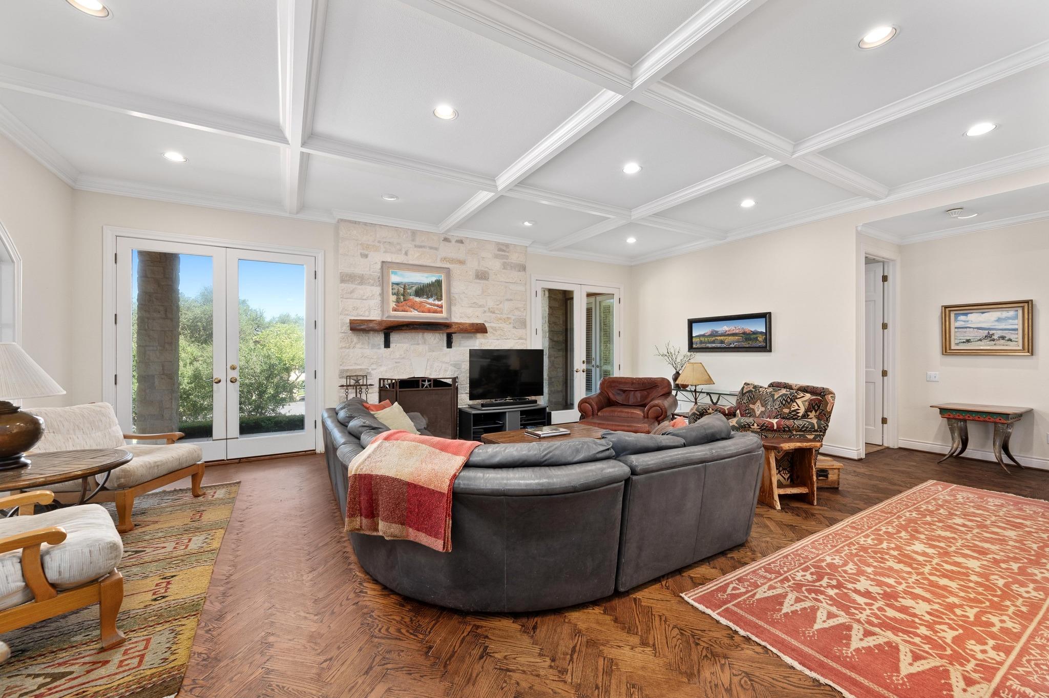 51 Tiburon DR
