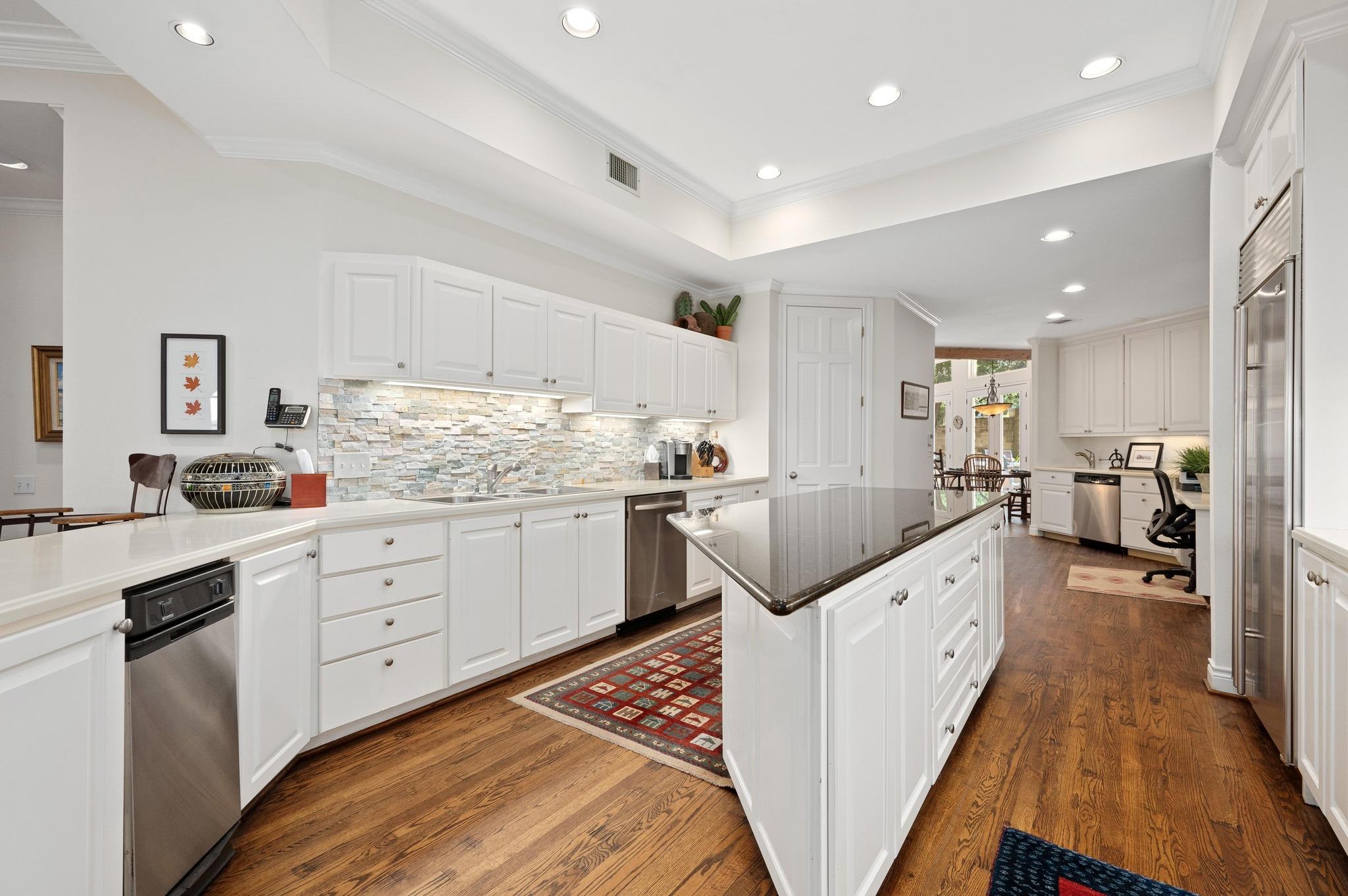 51 Tiburon DR