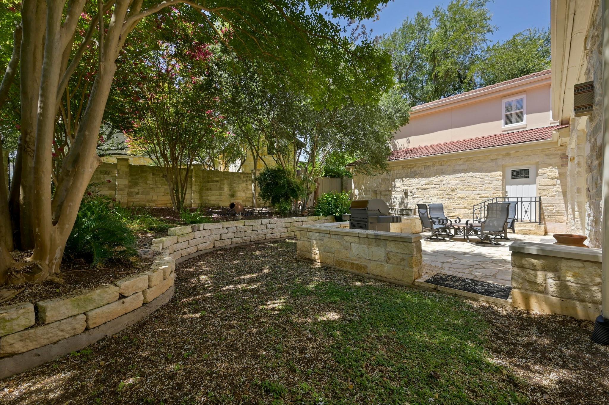 51 Tiburon DR