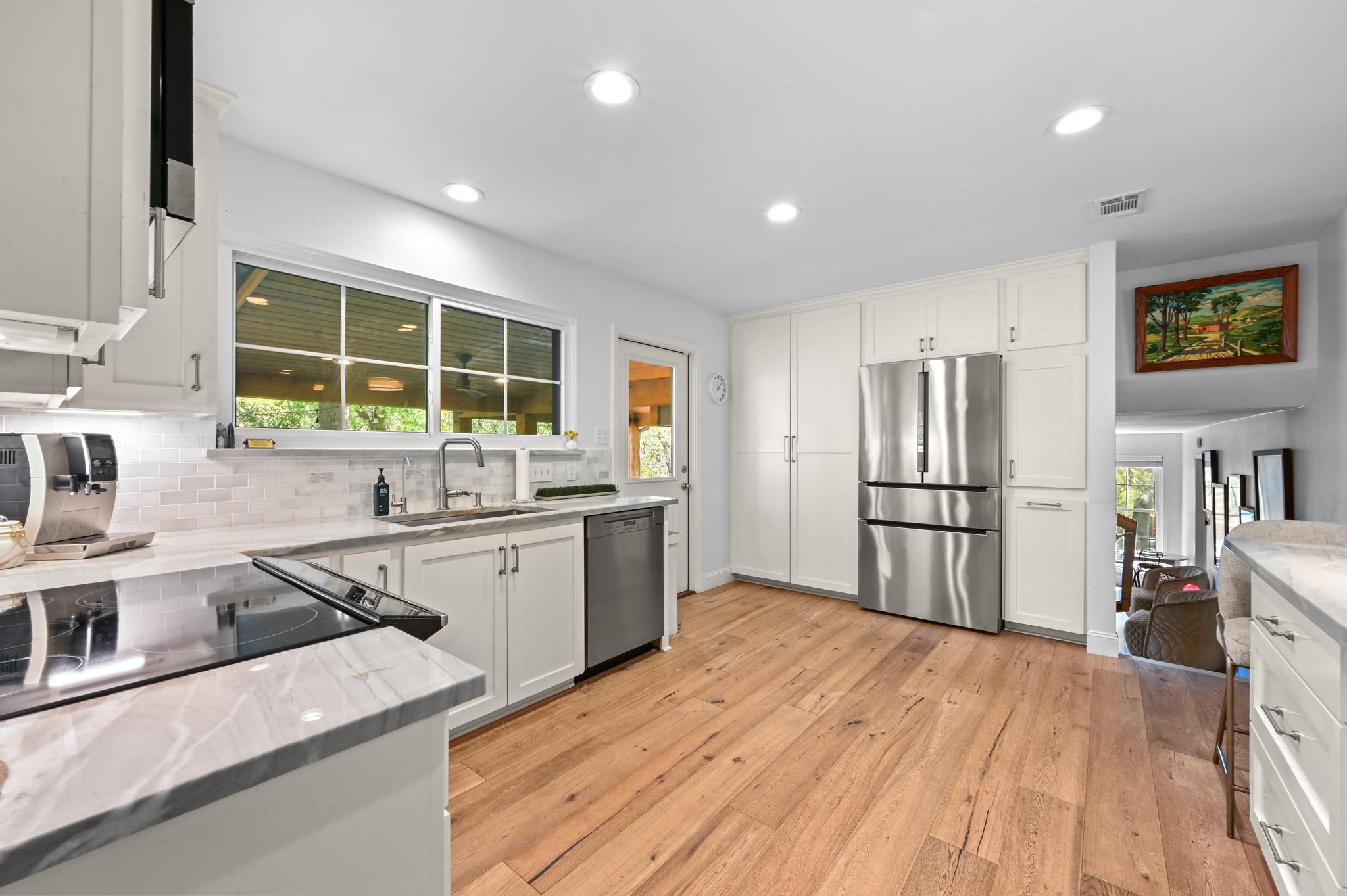 3100 Honey Tree LN