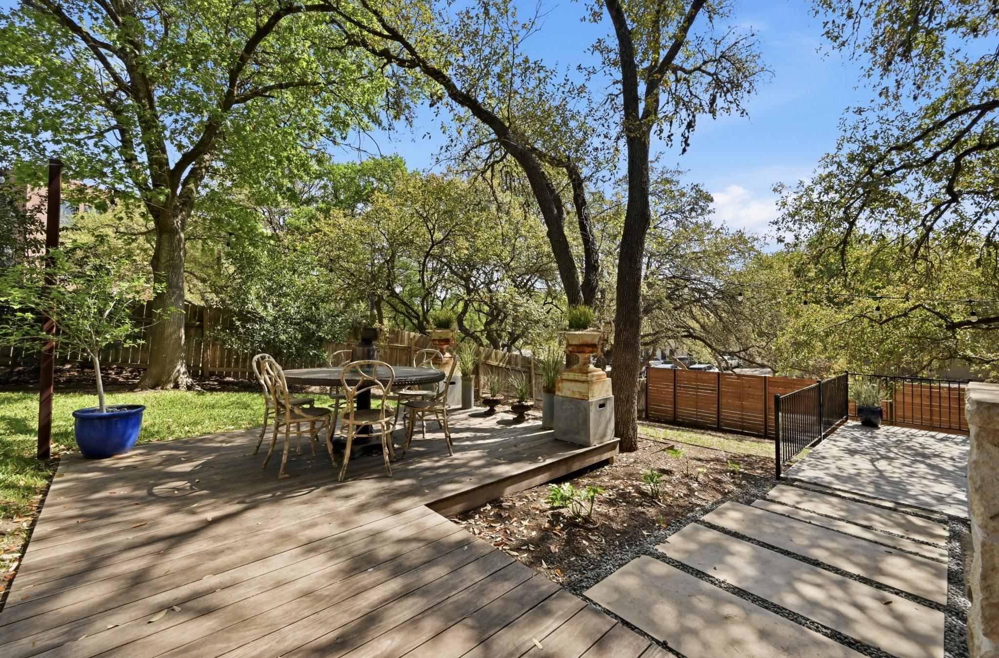3100 Honey Tree LN