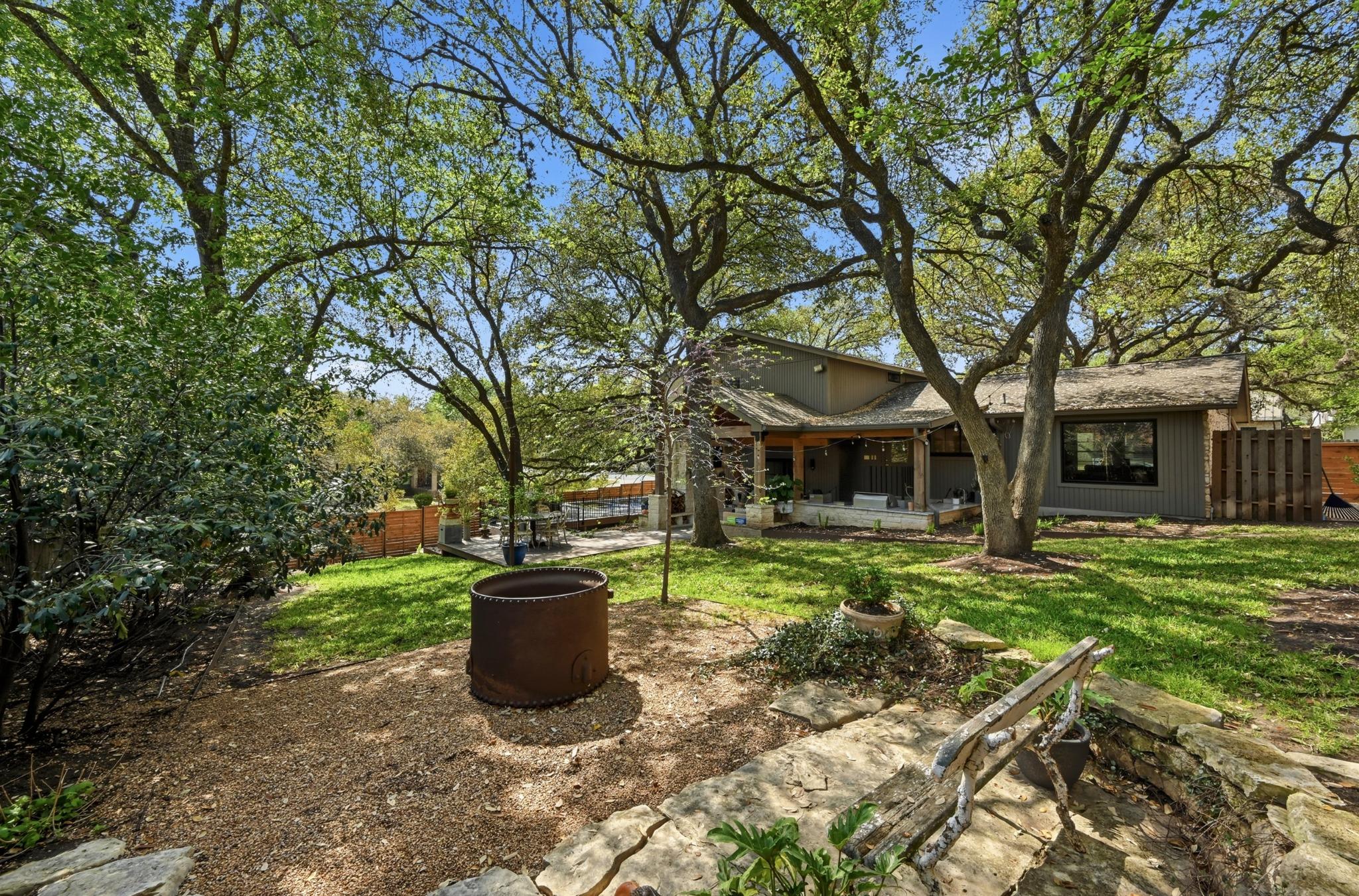 3100 Honey Tree LN