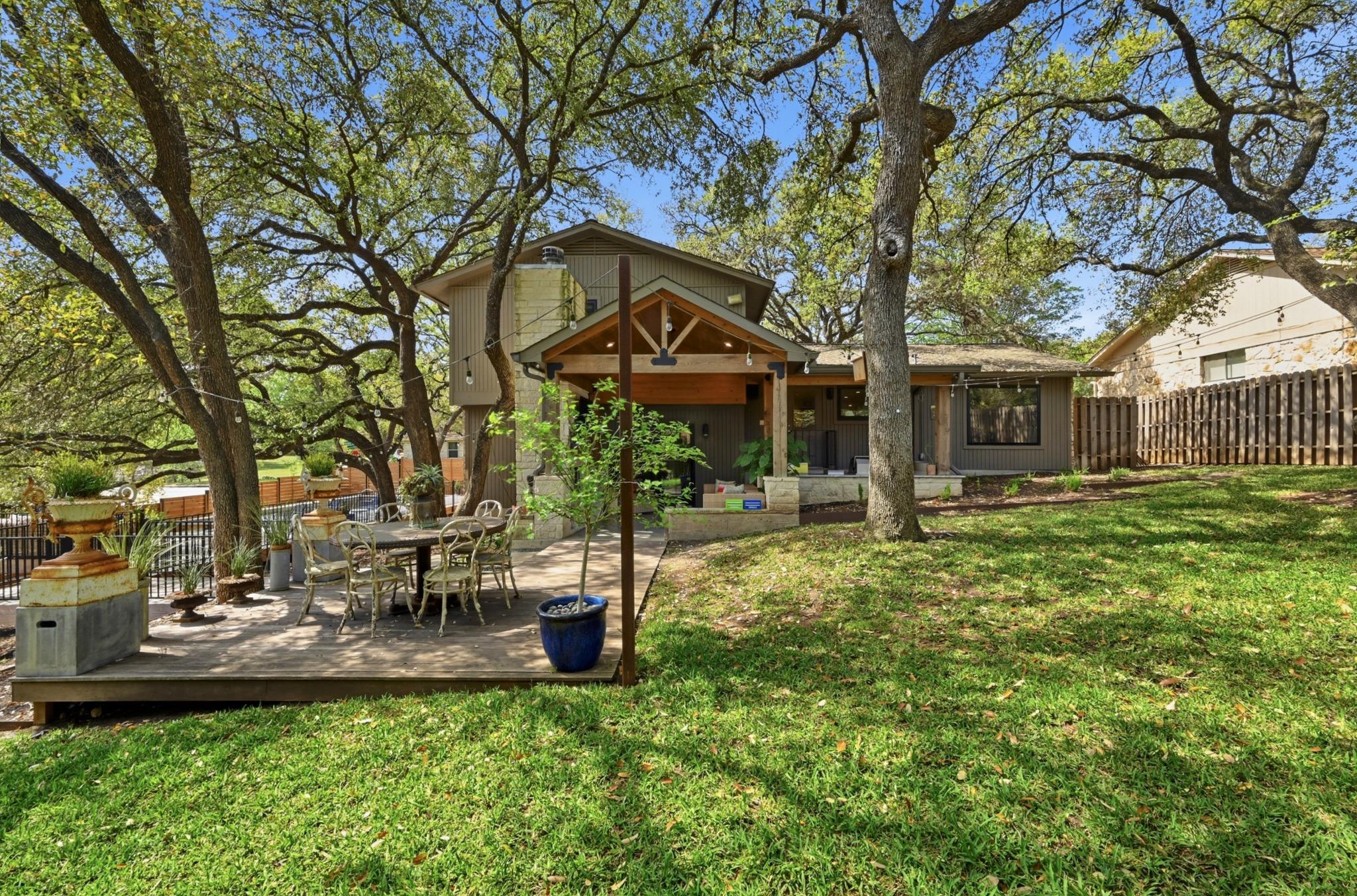 3100 Honey Tree LN