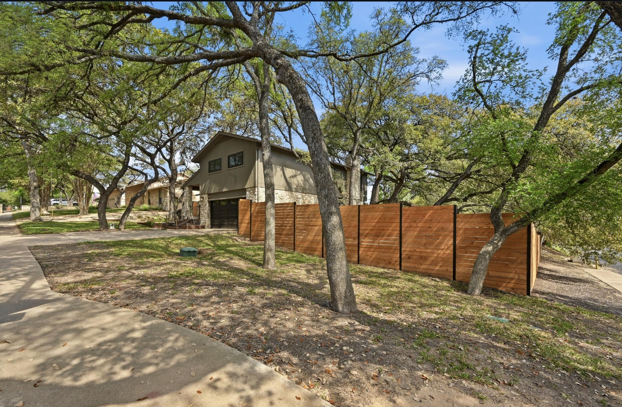 3100 Honey Tree LN