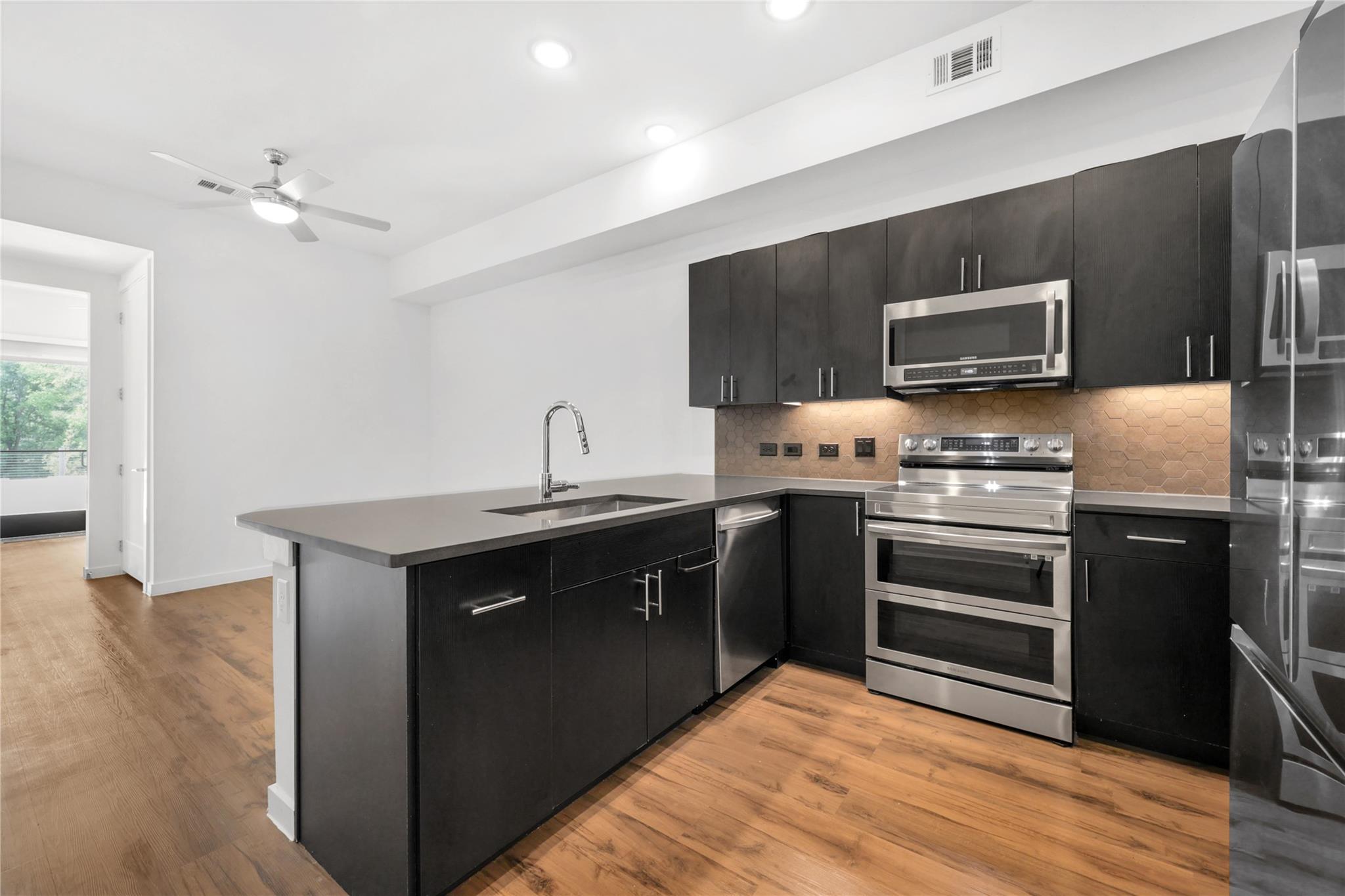 4801 Springdale RD # 1005