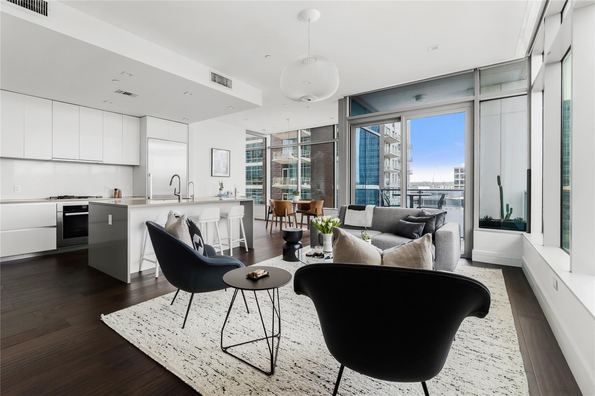 501 West Ave # 704