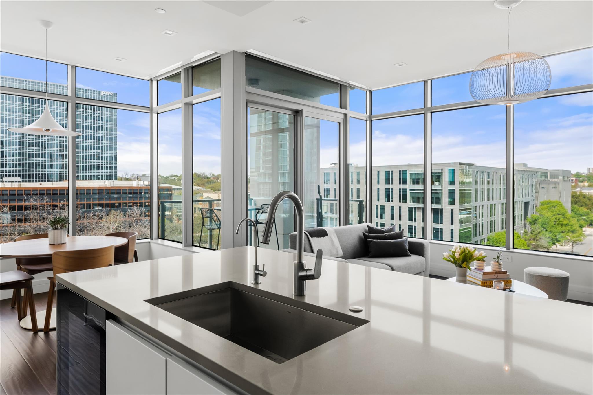 501 West Ave # 704