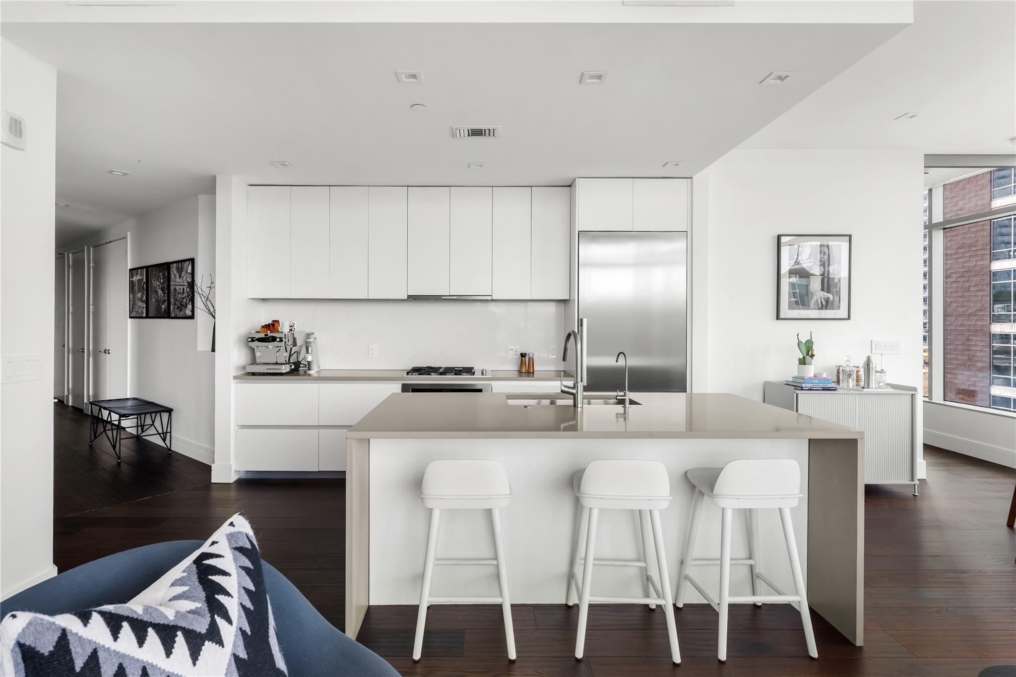 501 West Ave # 704