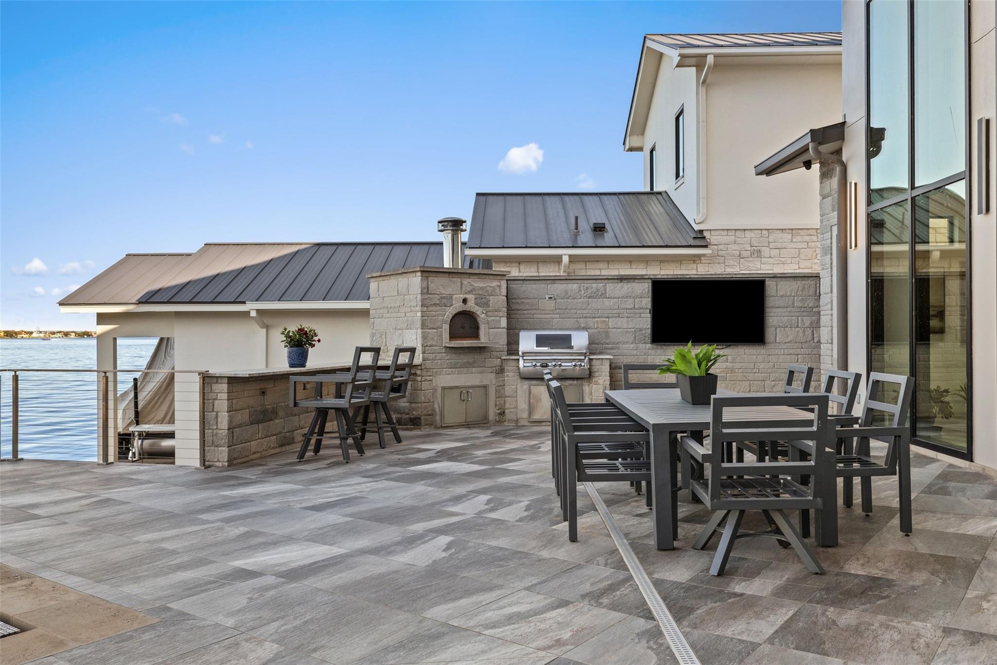 402 Lighthouse DR