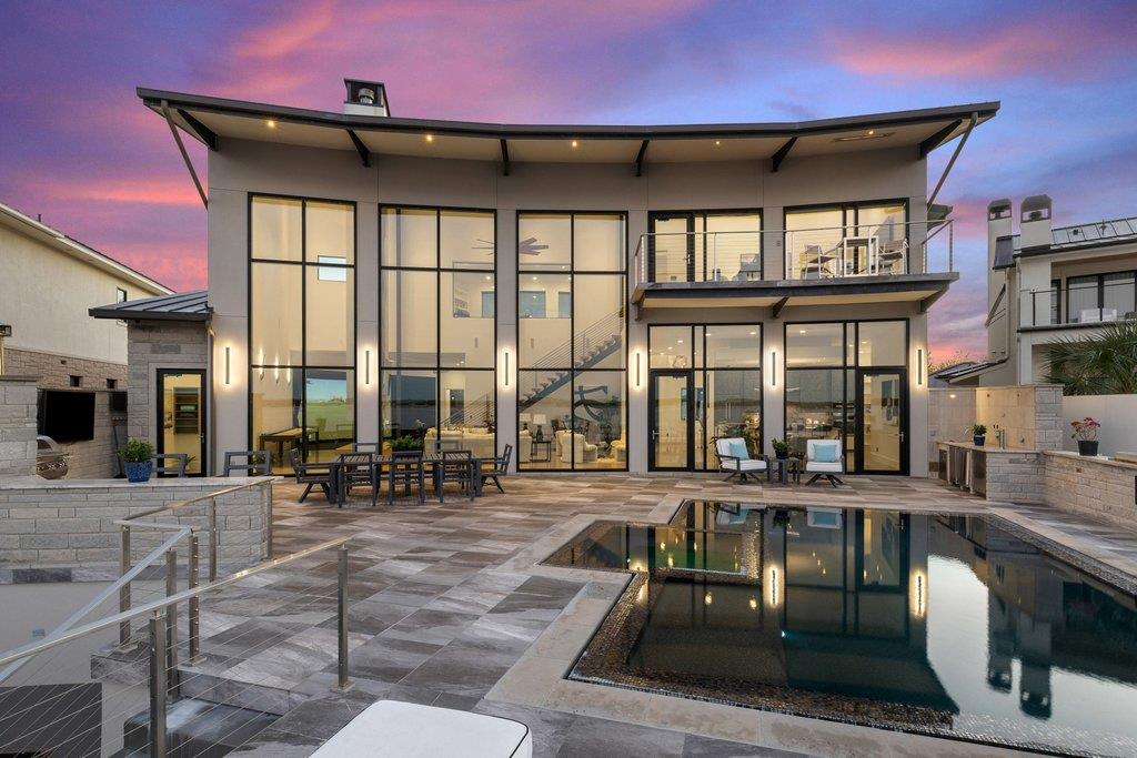 402 Lighthouse DR