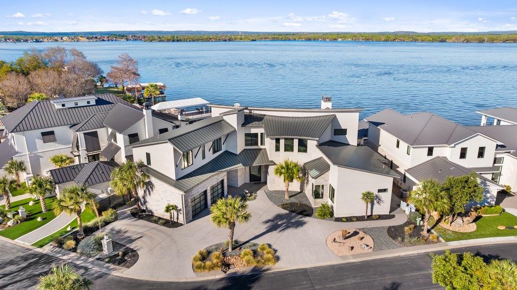 402 Lighthouse DR
