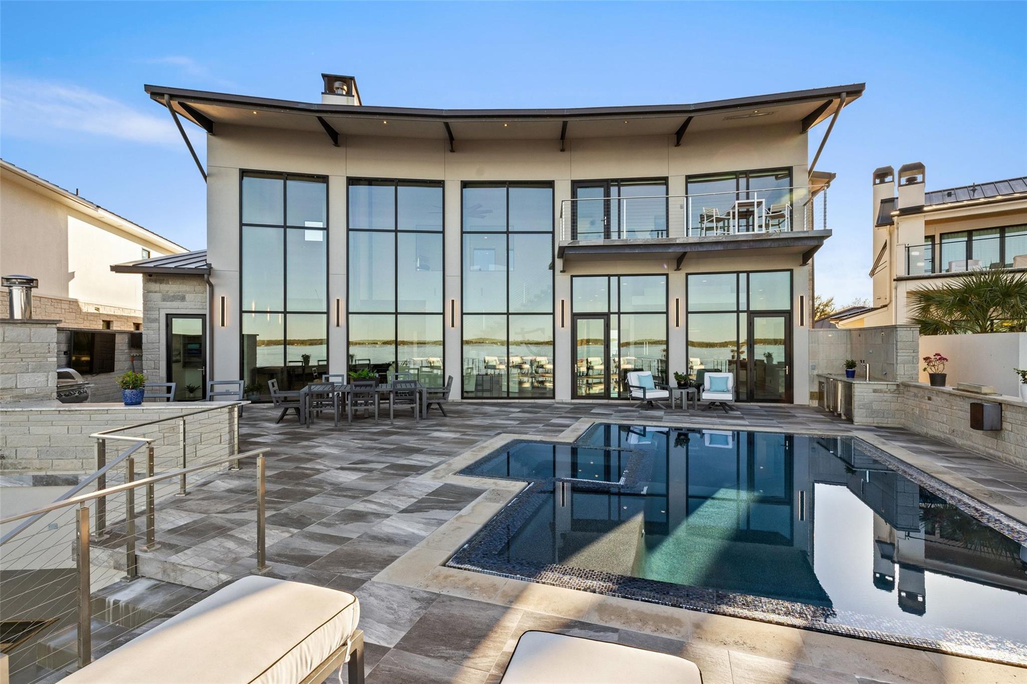 402 Lighthouse DR