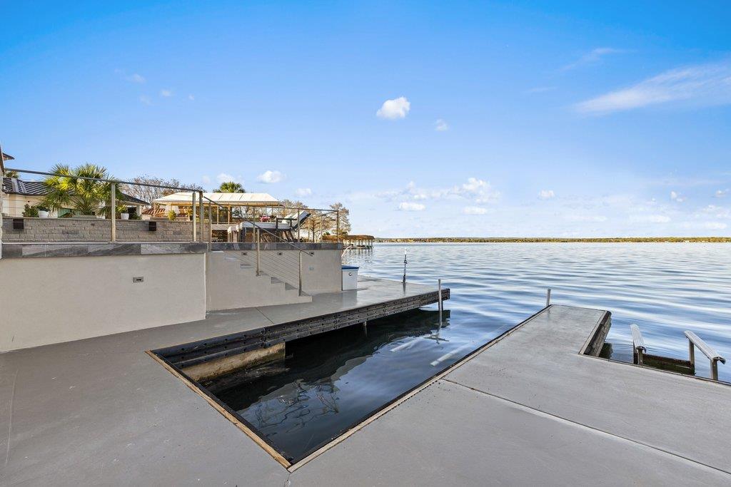 402 Lighthouse DR