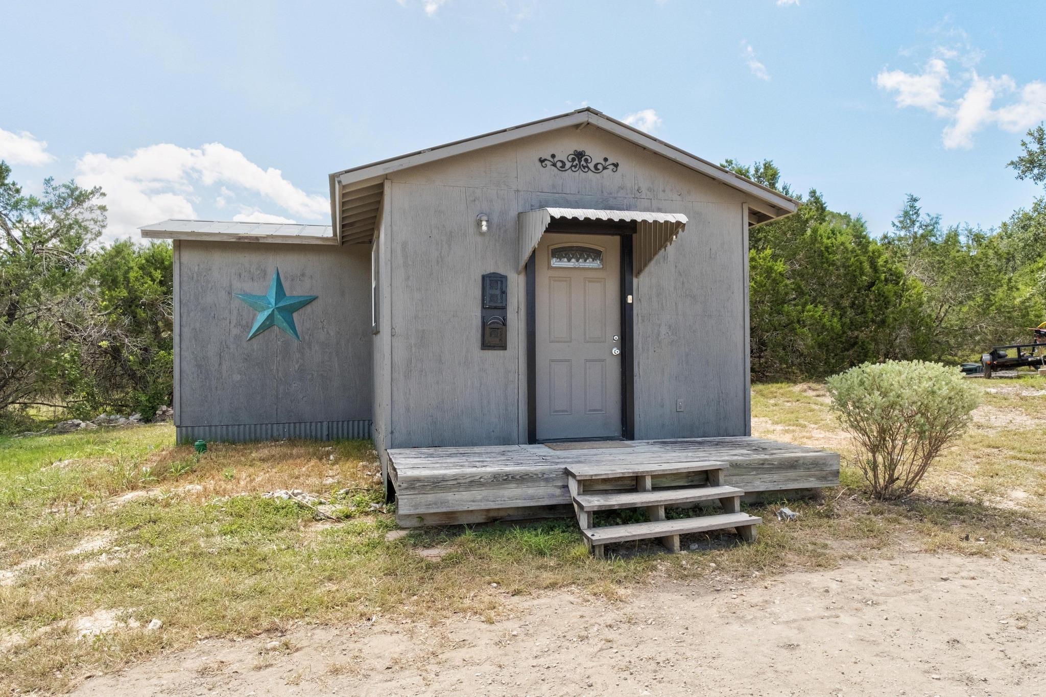 501 Twin Oaks TRL