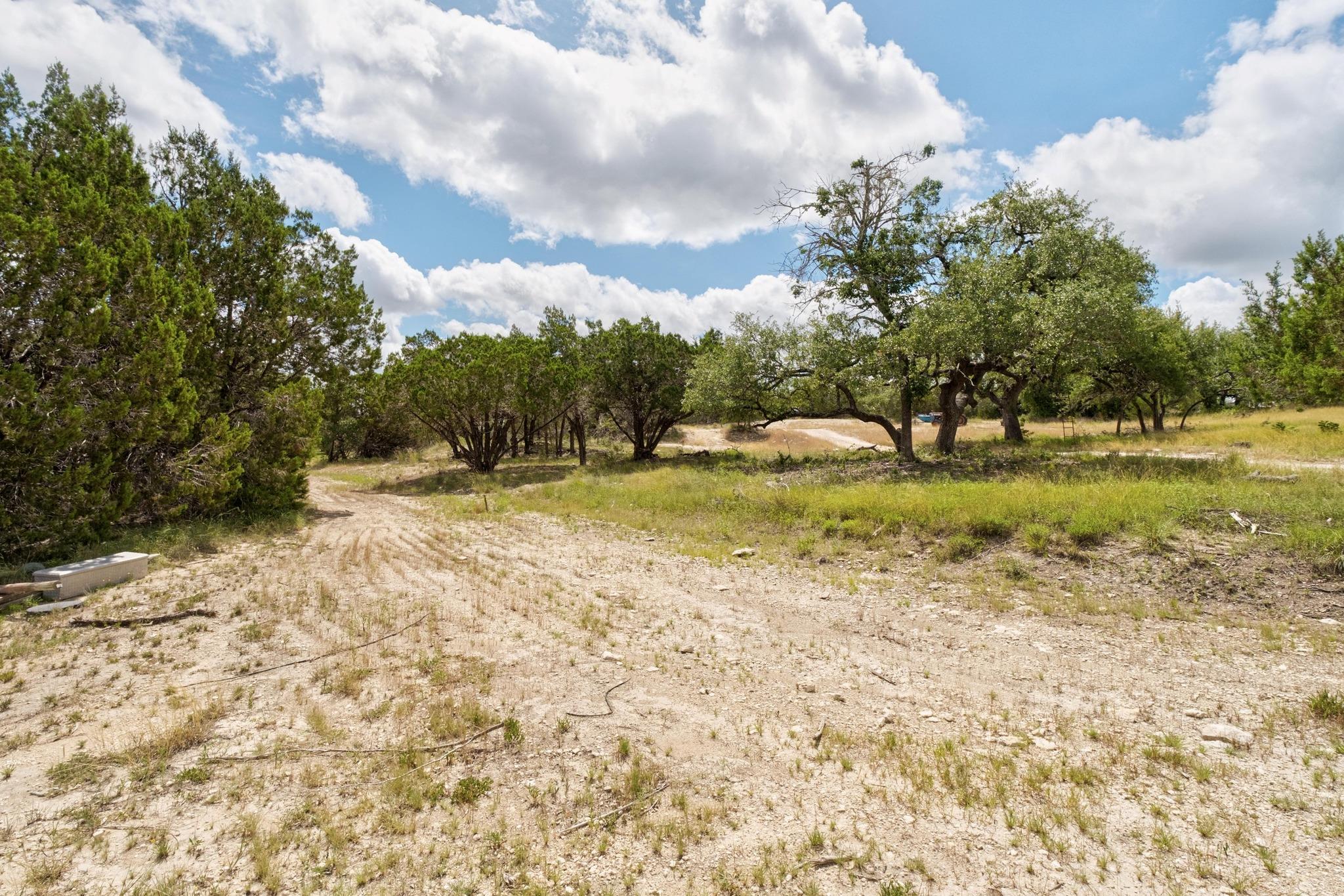 501 Twin Oaks TRL