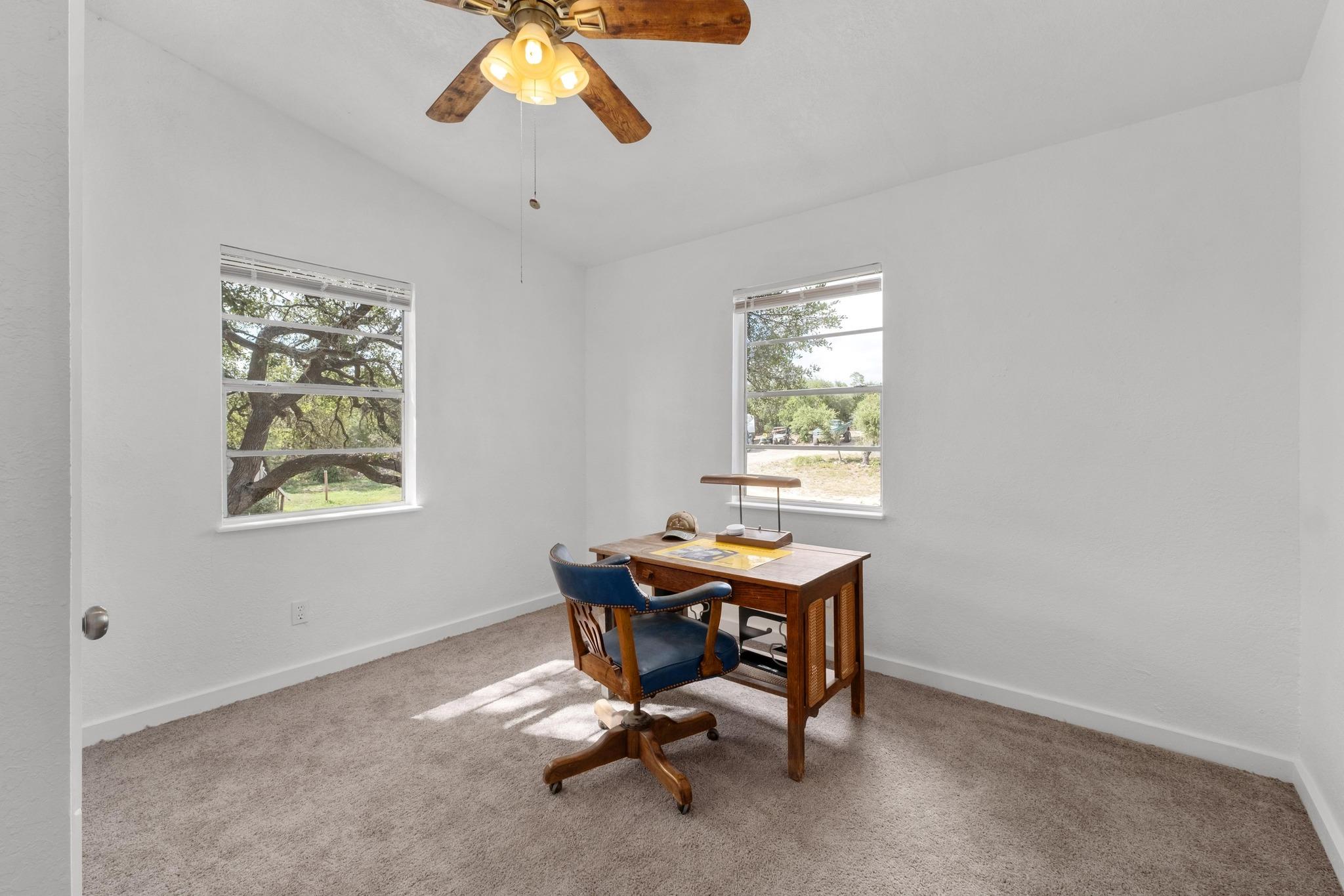 501 Twin Oaks TRL