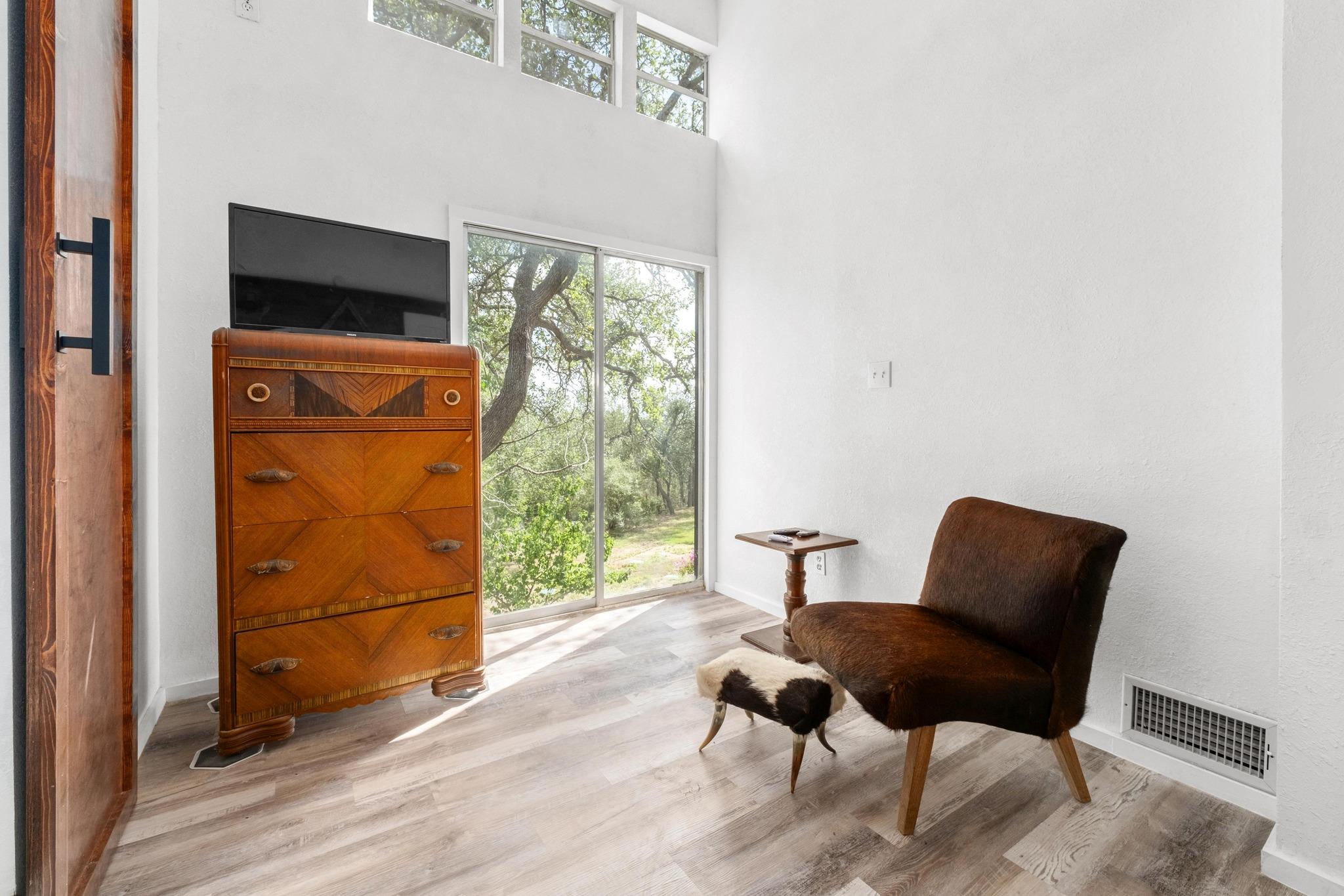 501 Twin Oaks TRL